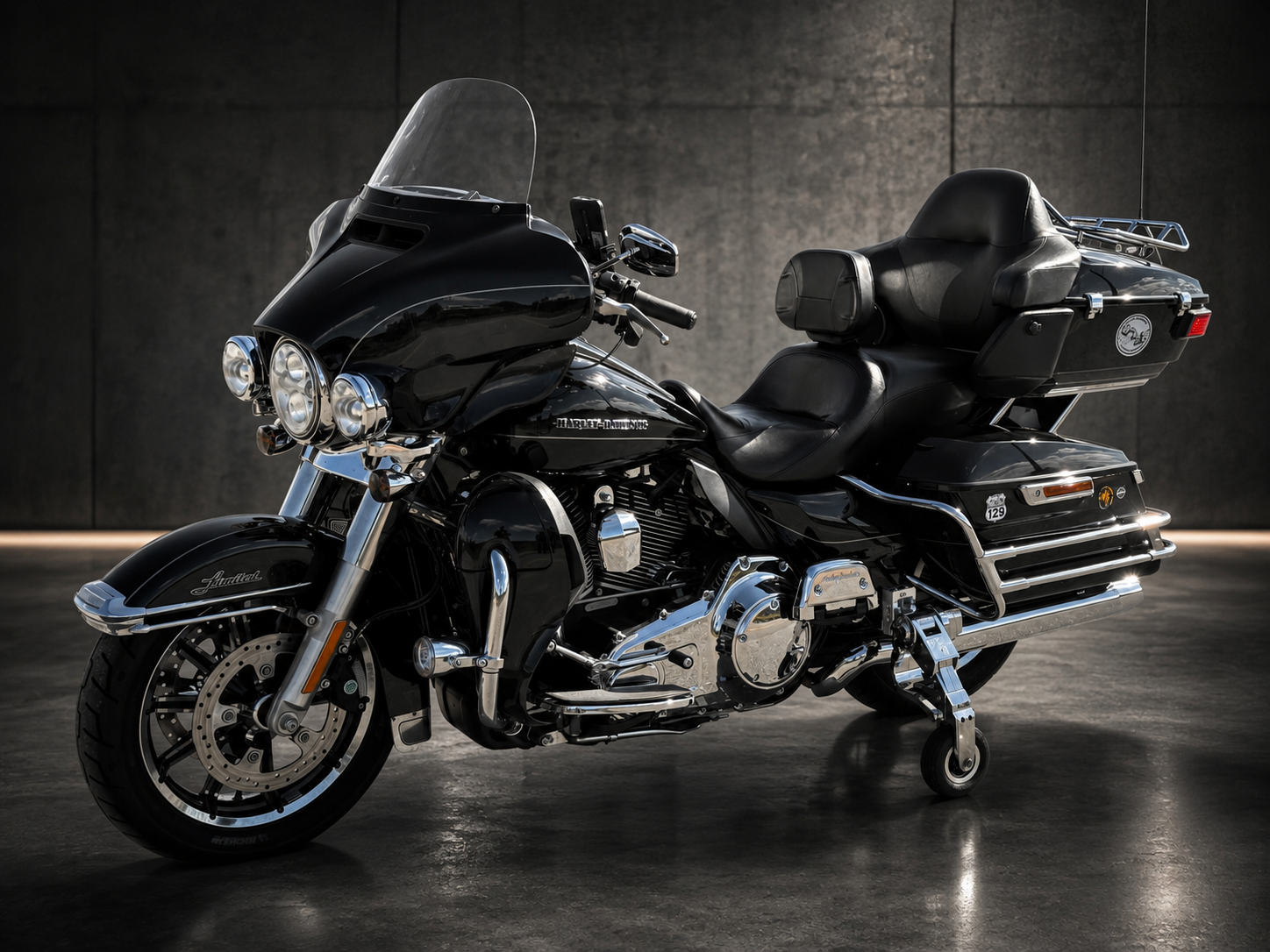Motocicleta de grande porte com trem de pouso instalado